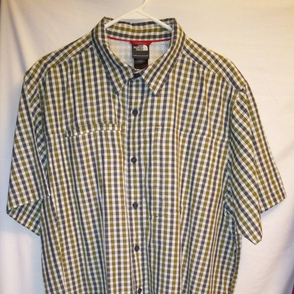 The NORTH FACE Poplin Plaid Button up Shirt Men's Size XLarge - Picture 2 of 9